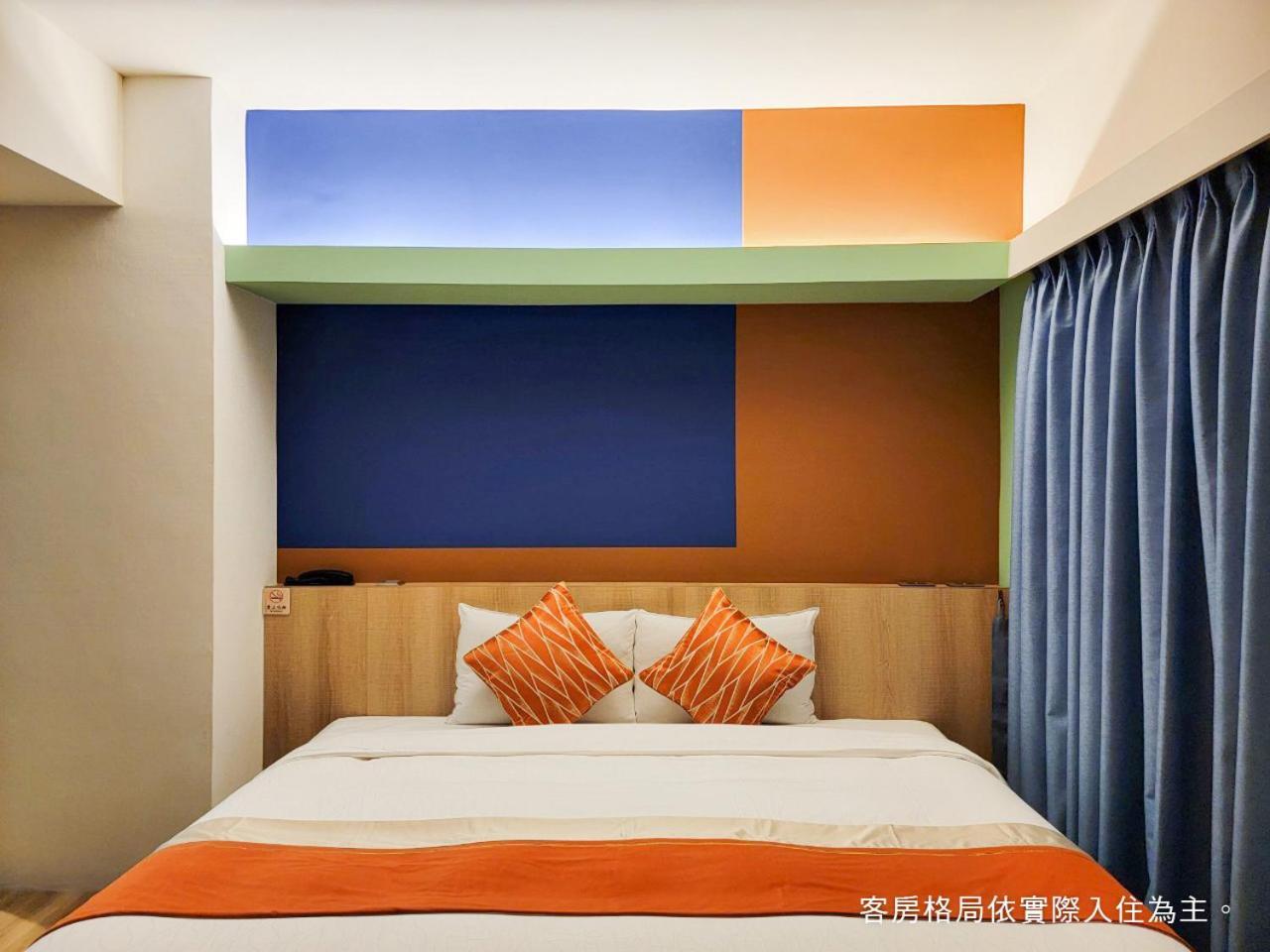 Talmud Hotel Gongyuan Taichung Bagian luar foto