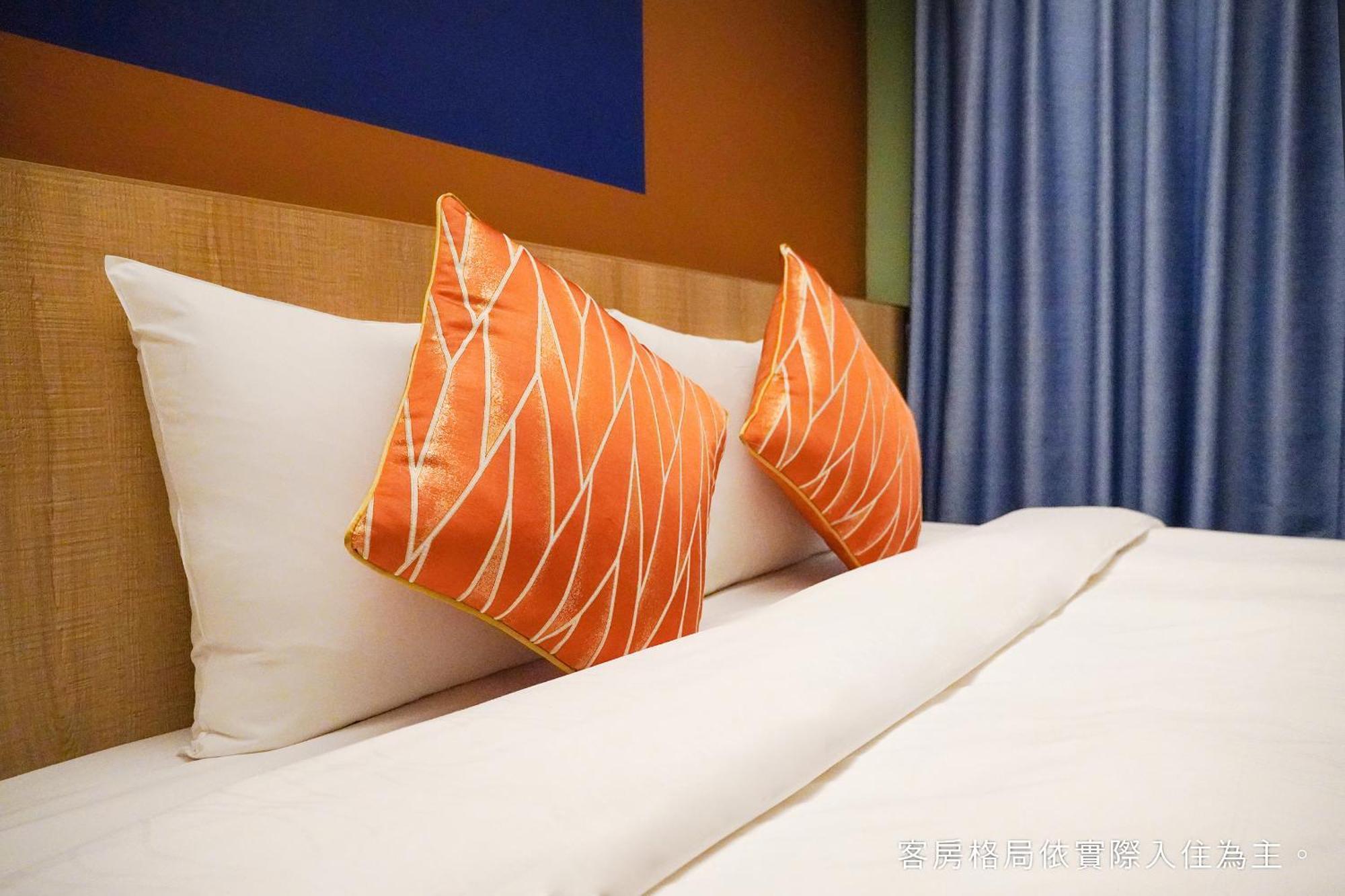 Talmud Hotel Gongyuan Taichung Bagian luar foto
