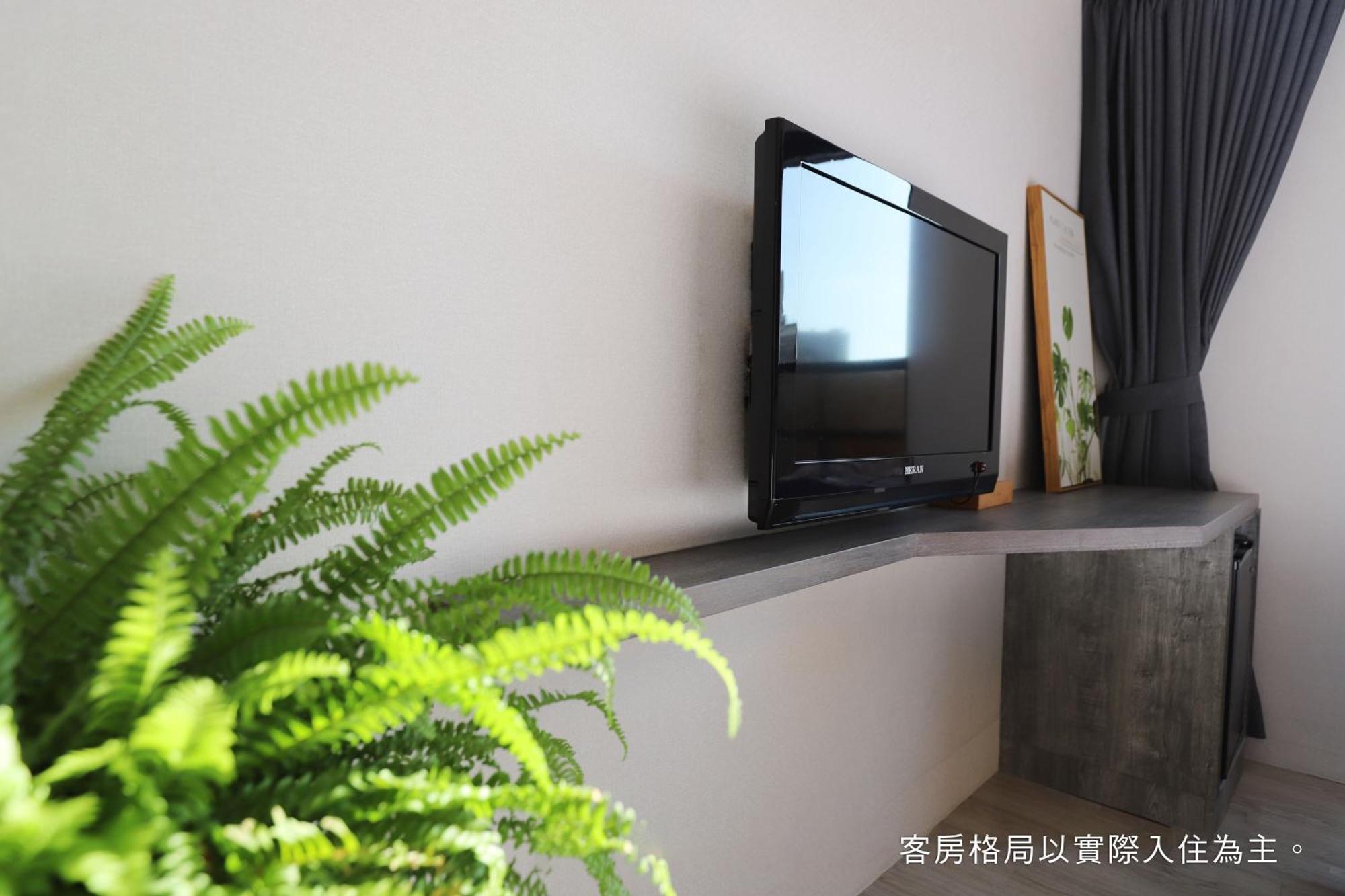 Talmud Hotel Gongyuan Taichung Bagian luar foto