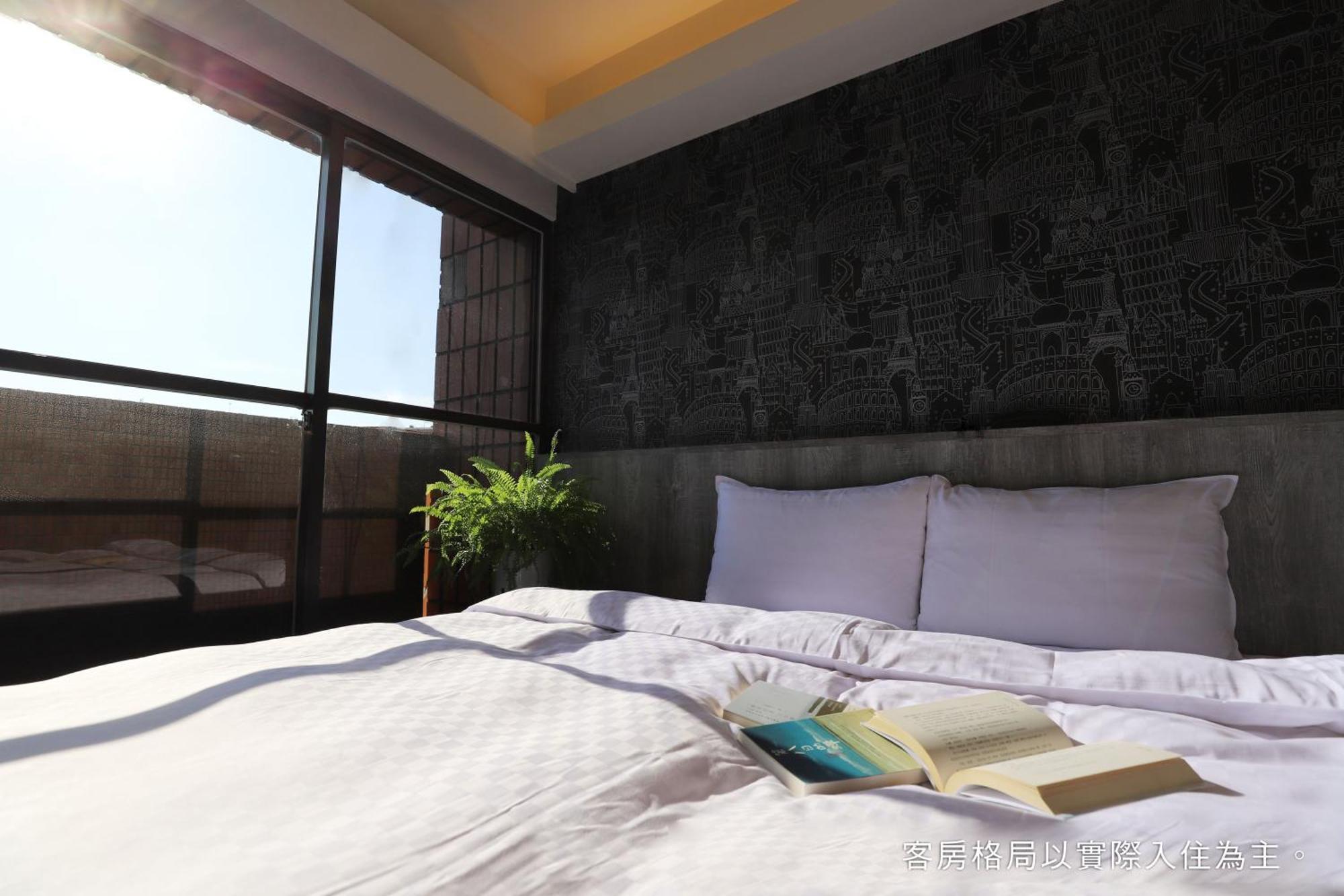Talmud Hotel Gongyuan Taichung Bagian luar foto